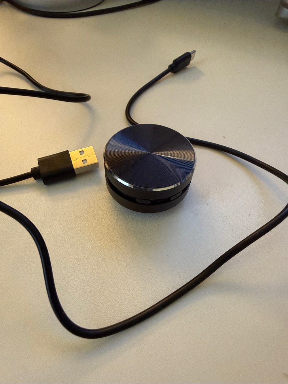 Portable Round Magnetic Bluetooth Speaker - Black